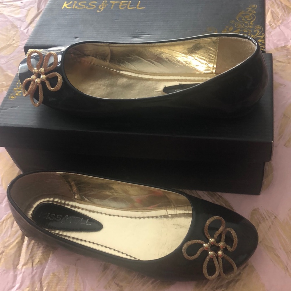 Kiss & Tell 2 pairs of flats - Picture 7 of 8